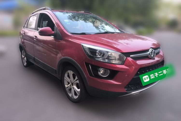 Used BAIC Senova X25 2015 1.5L manual Comfort trim level Front Right 45 Deg