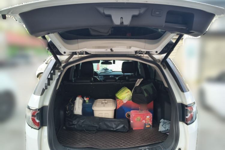 Used Land Rover Discovery Sport 2017 2.0T PURE Trunk