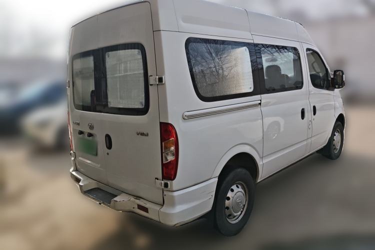 Used SAIC MAXUS Xintu V80 2018 2.5T 6-Speed Manual Aoyuntong Short Wheelbase Mid-Height 5-6 Seater