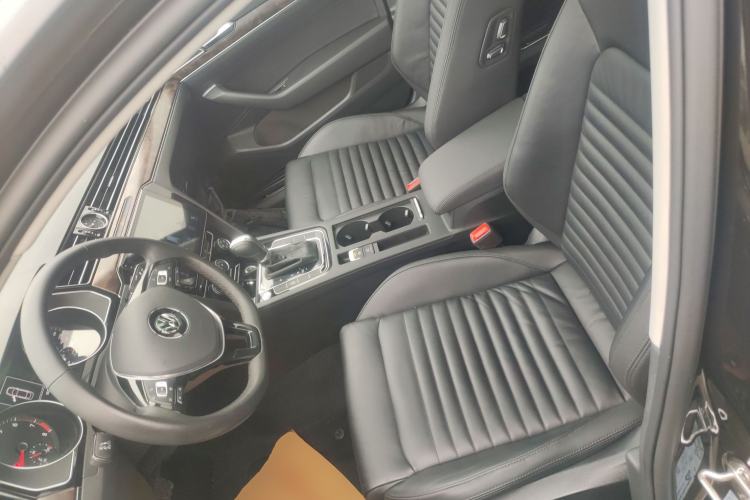 Used Volkswagen Magotan 2019 330TSI DSG Leading Model China VI Standard