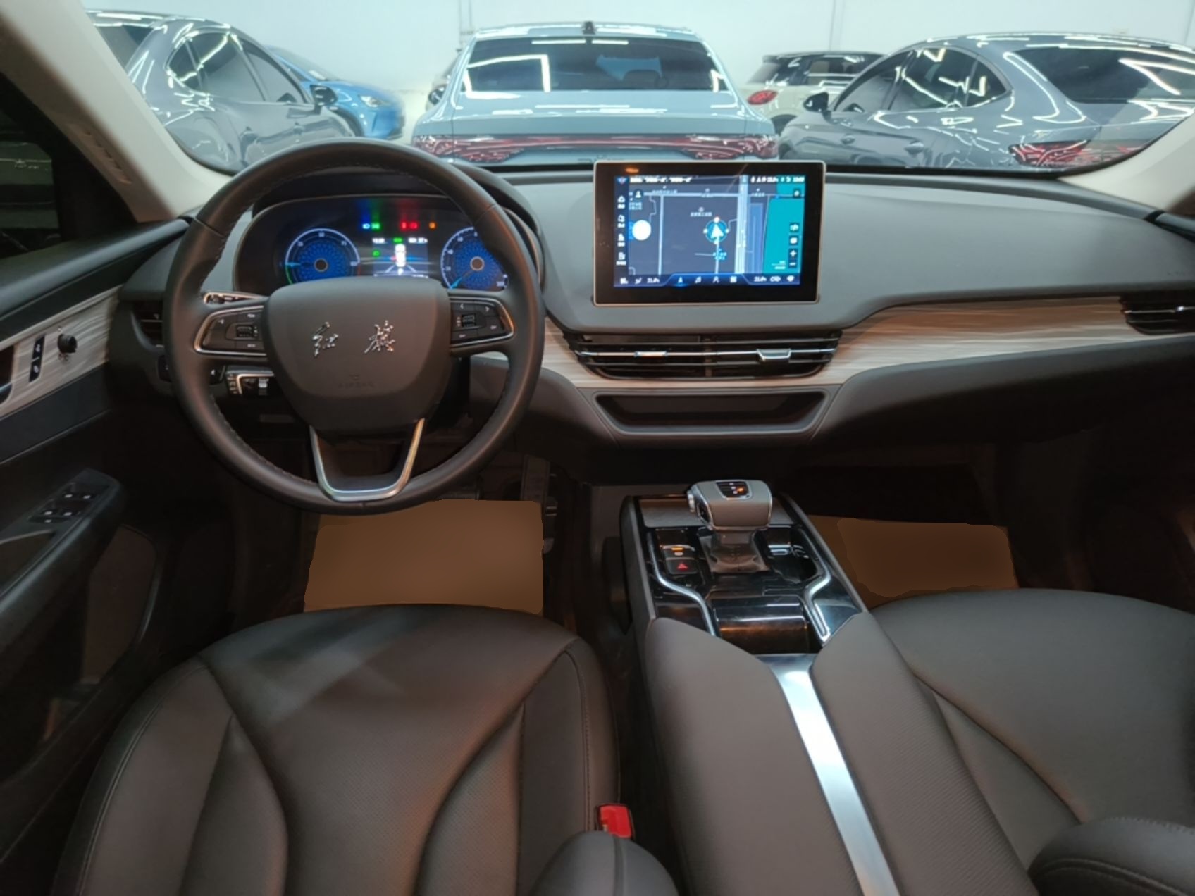 Hongqi E-QM5 2024 610 km PLUS — снимка 12