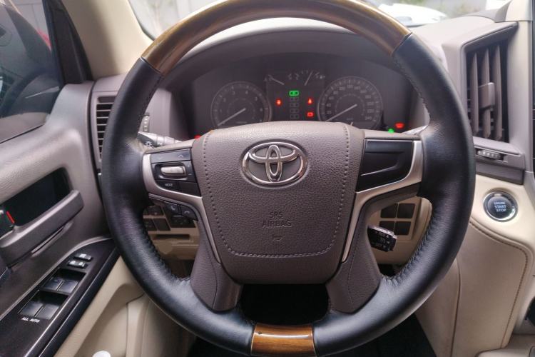 Used Toyota Land Cruiser 2018 4.6L GX-R Dual Airbags Middle East Steering Wheel