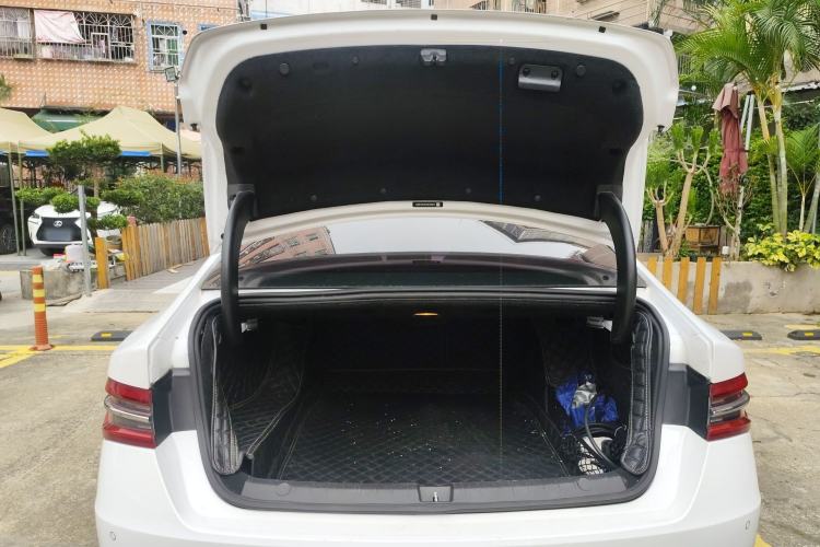 Used BYD Qin Pro New Energy 2018 DM 1.5TI Automatic Smart Connect Elite Model Trunk