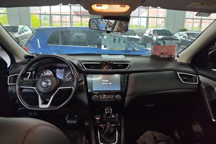 Used Nissan Qashqai 2019 2.0L CVT Luxury Edition Center Console