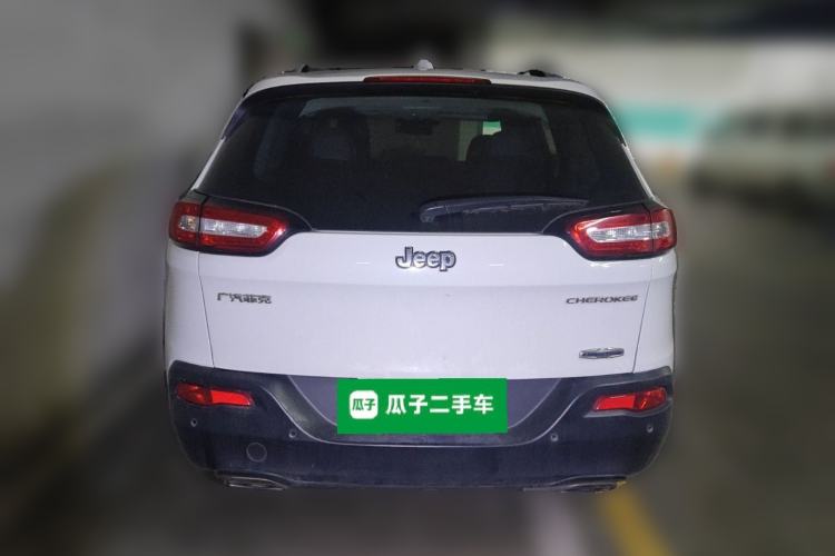 Used Jeep Cherokee 2016 2.4L Leading Edition
