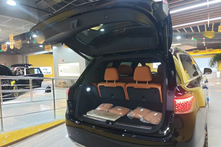 Used Hima AITO M9 2025 Extended-Range Ultra Version 52 kWh 6-Seater Trunk