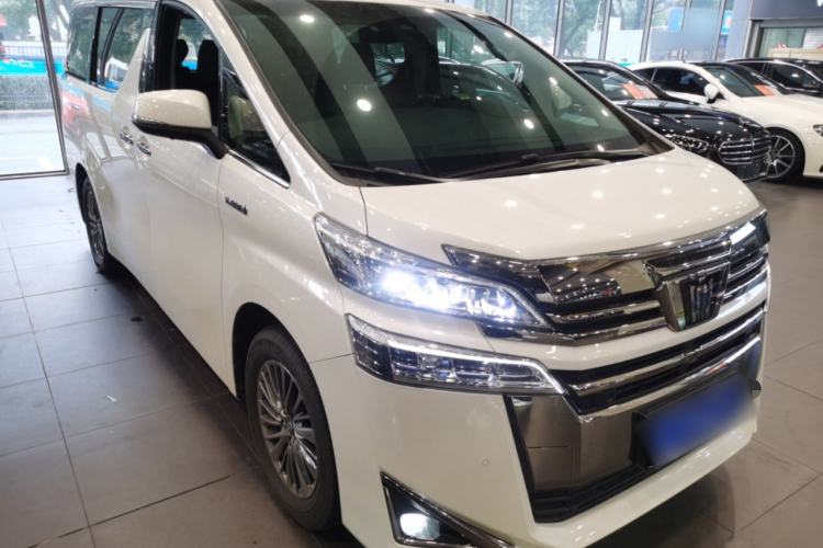 Used Toyota Vellfire 2021 Crown Dual-Engine 2.5L HV Luxury Edition Front Right 45 Deg