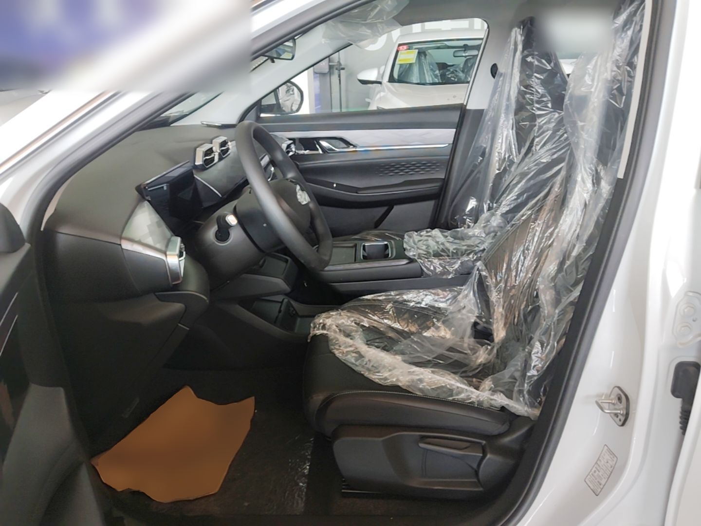 Dongfeng Aeolus SKY EV01 2025 530 km AIR Elite Edition — снимка 17