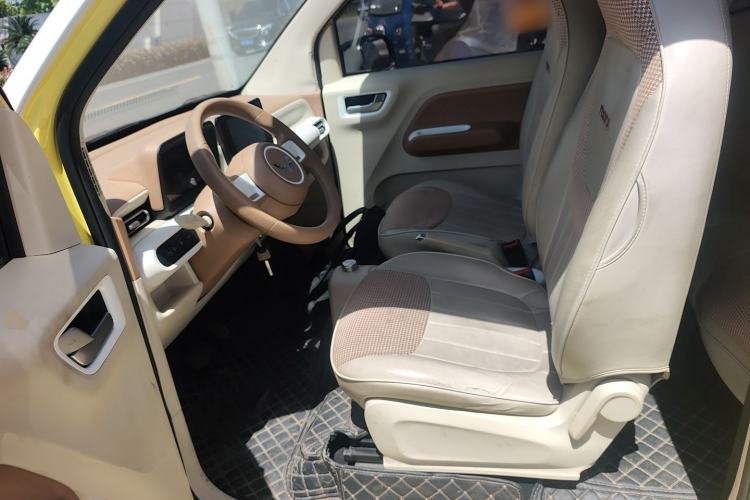 Used Wuling Hongguang MINIEV 2024 3rd Generation 215km Advanced Version Left Front Seat