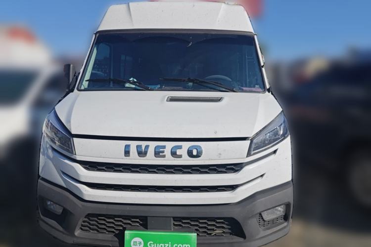 Used Iveco Daily 2023 2.5T A37M1 Long Wheelbase Mid-Roof Dual-Tire Side-Sliding Doors 5-9 Seats
