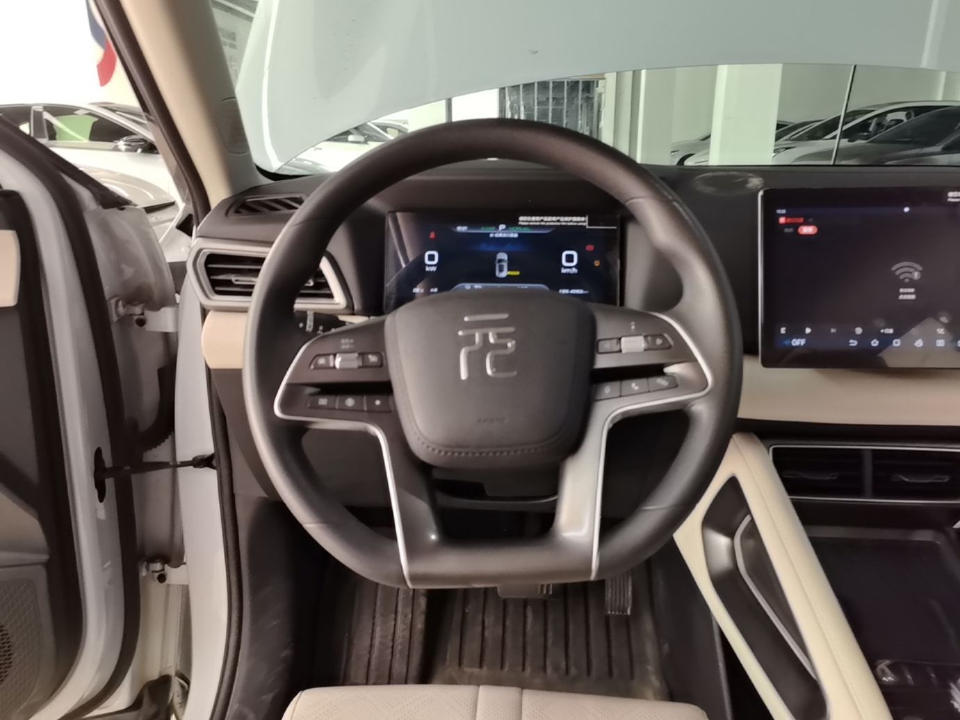 BYD Yuan UP 2024 401 km Active Version — снимка 13