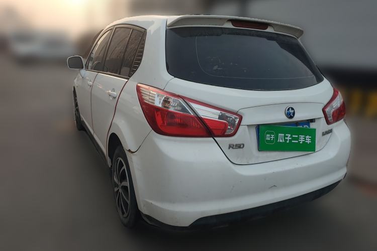 Used Venucia R50 2015 1.6L Automatic Fashion Edition
