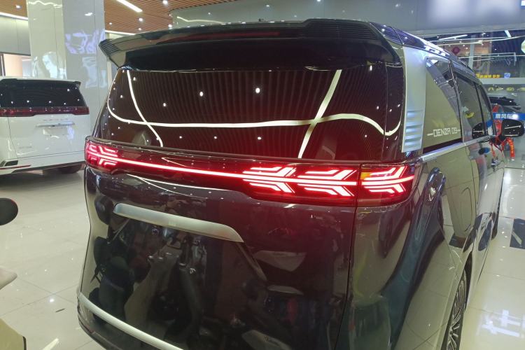 Used Denza D9 2022 DM-i 970 Four-Wheel Drive Prestige Model