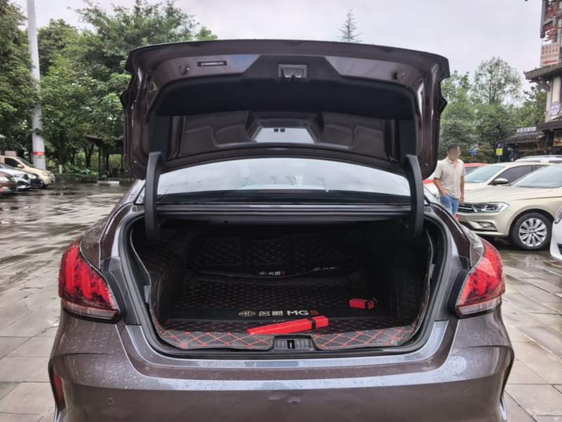 Used MG 5 2021 Revised 300TGI DCT Qingshè Luxurious Enjoyment Edition — 18
