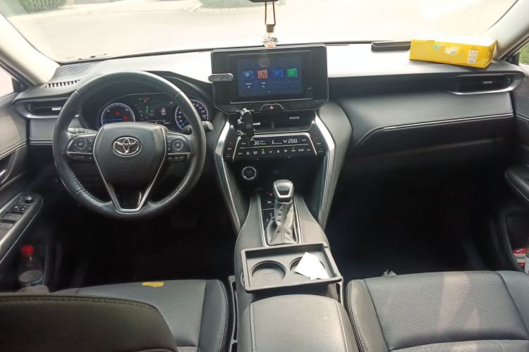 Used Toyota Harrier 2022 Dual-Engine 2.5L CVT Two-Wheel Drive Luxury Edition Center Console