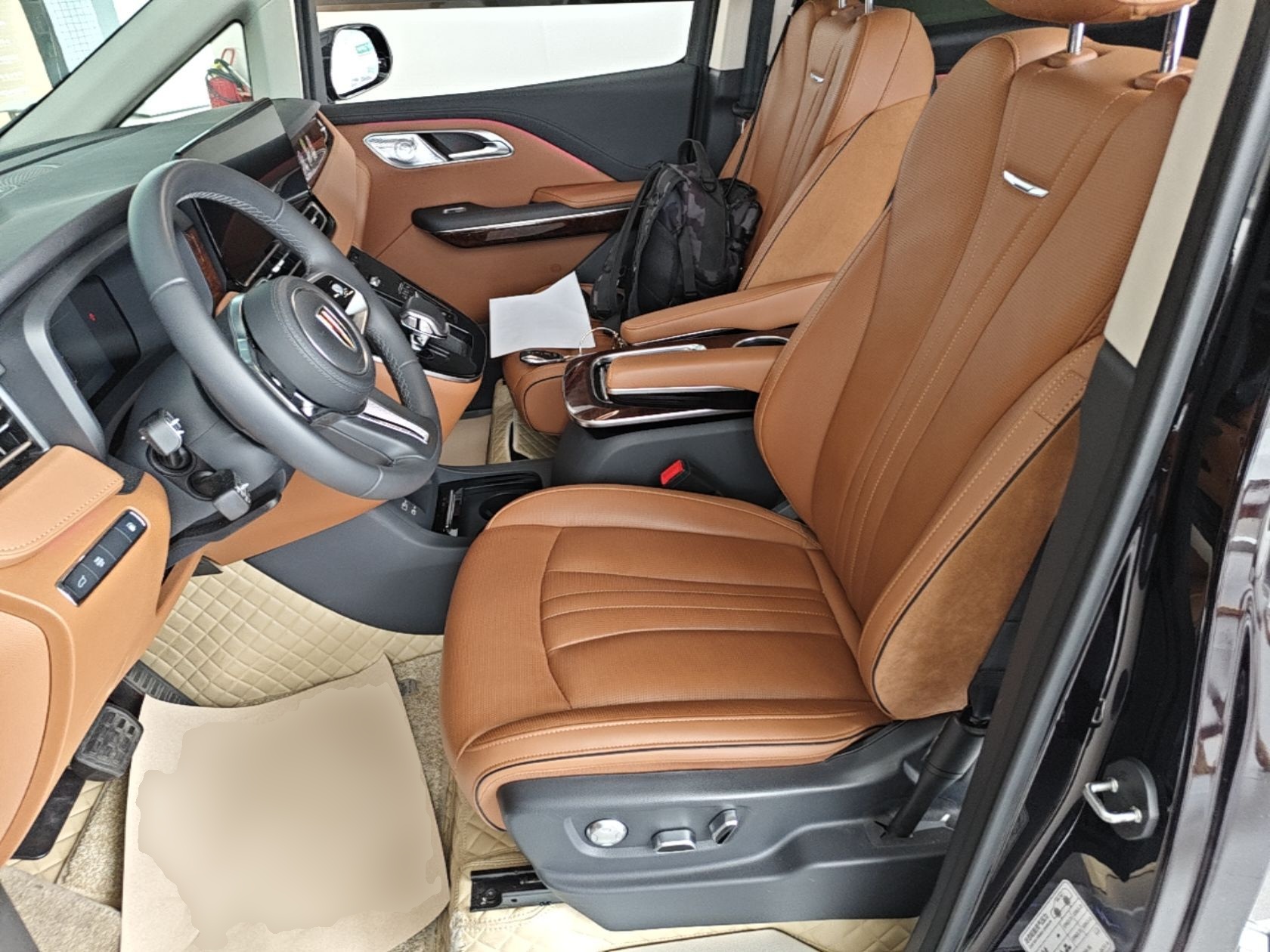 Hongqi HQ9 PHEV 2024 2.0T Four-Wheel Drive Luxury Edition — снимка 17