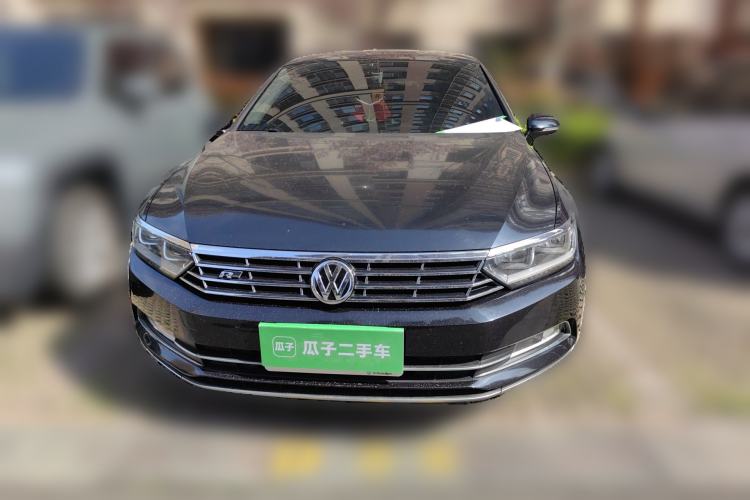 Used Volkswagen Magotan 2017 330TSI DSG Luxury Model Front