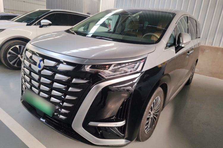 Used Denza D9 2022 DM-i 970 Four-Wheel Drive Prestige Model