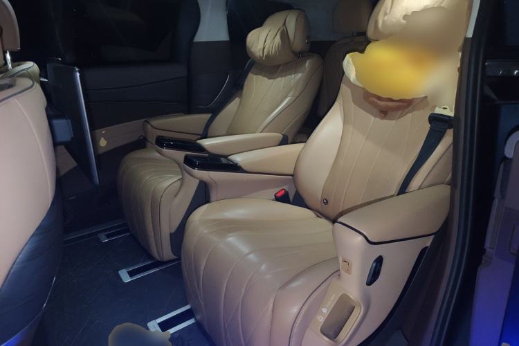 Used Denza D9 2022 DM-i 970 Four-Wheel Drive Flagship Model
