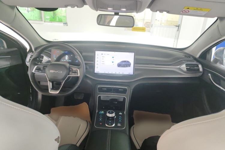 Used BYD Destroyer 05 2024 HONOR Edition DM-i 55KM Luxury Model Center Console
