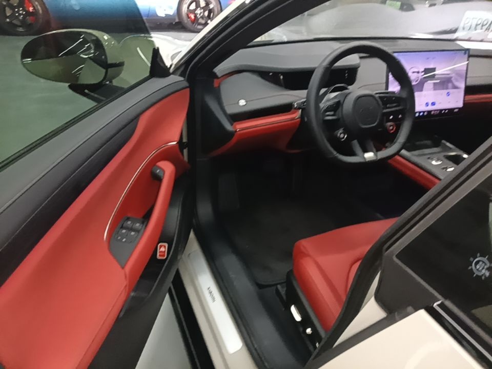 Xiaomi Auto SU7 2024 Rear-Drive Standard Founder Edition — снимка 18