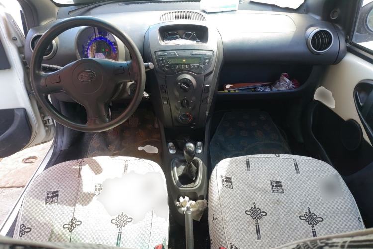 Used BYD F0 2010 Shangkui Patriotic Edition 1.0L XuanKu Model Center Console