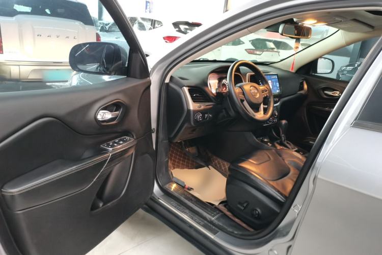 Used Jeep Cherokee 2014 2.4L Luxury Edition