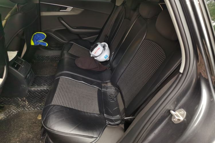 Used Audi A4L 2019 40 TFSI Ambition China VI Left Rear Seat