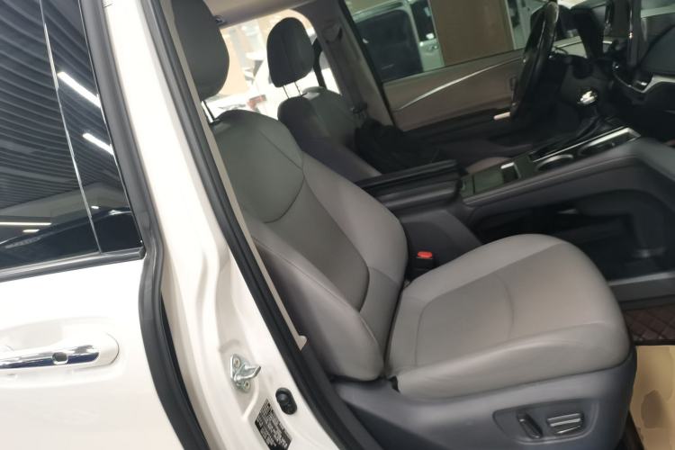 Used Toyota Granvia 2023 2.5L Hybrid Comfort Edition