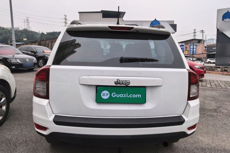 Used Jeep Compass 2014 2.0L two-wheel drive sport version
