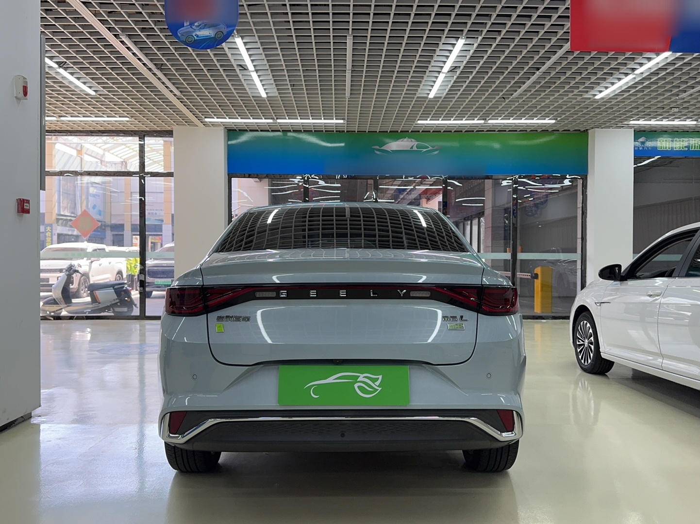 Geely Auto Emgrand L HiP 2022 1.5TD-DHT Pro 100KM Super Rui — снимка 5