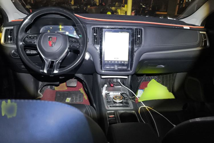 Used Roewe i6 New Energy 2017 45T Hybrid Connect & Smart Enjoyment Edition Interior 2