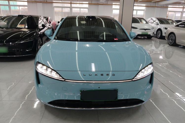 Used Hima Luxeed S7 2025 785 km Ultra