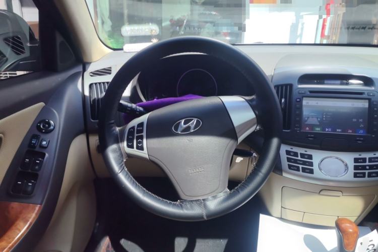 Used Hyundai Celesta 2010 1.6L AT GLS Steering Wheel