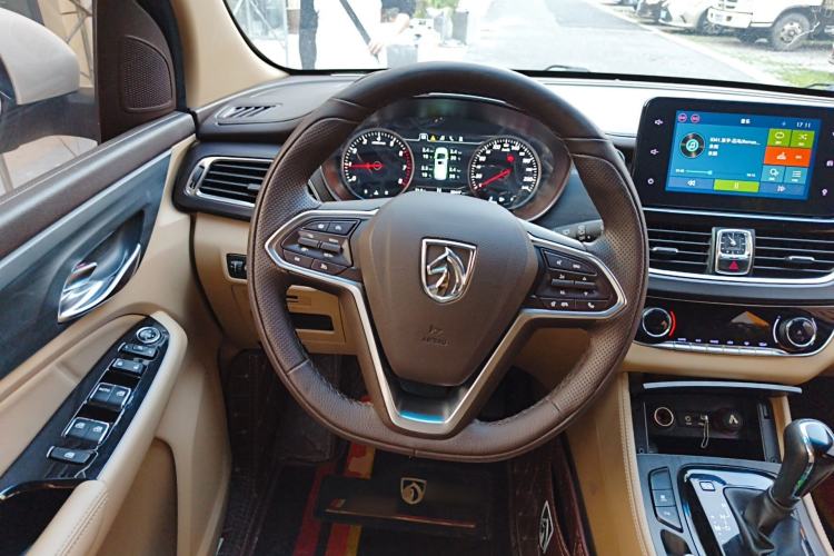 Used Baojun 730 2017 1.8L iAMT Prestige Version 7 Seats Steering Wheel
