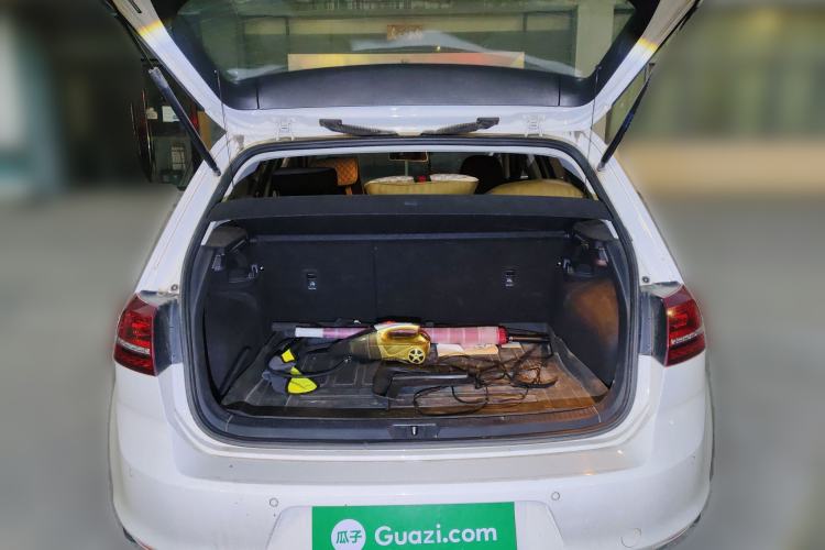 Used Volkswagen Golf 2017 1.6L Automatic Comfort Million-Vehicle Anniversary Edition
