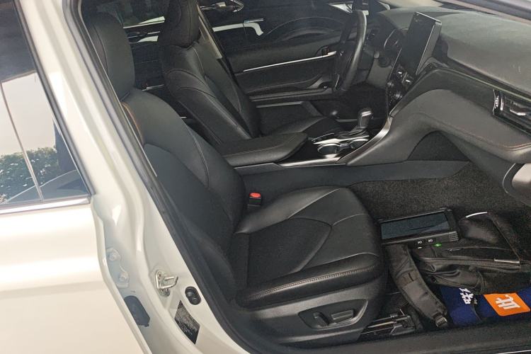 Used Toyota Camry 2021 2.0G Luxury Edition
