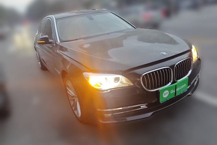 Used BMW 7 Series 2014 730Li Premium Edition Front Right 45 Deg