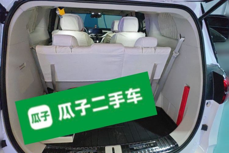 Used Buick GL8 2022 ES Landtrek 653T Comfort Edition