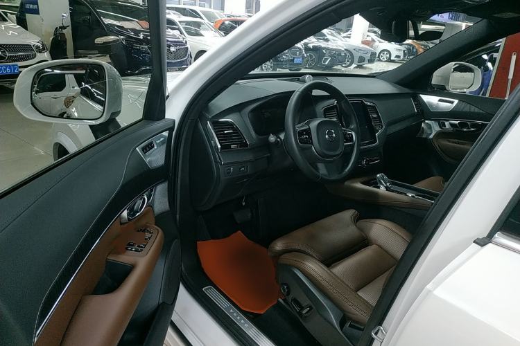 Used Volvo XC90 2021 B6 Luxury Smart Edition 7-Seater Driver Seat