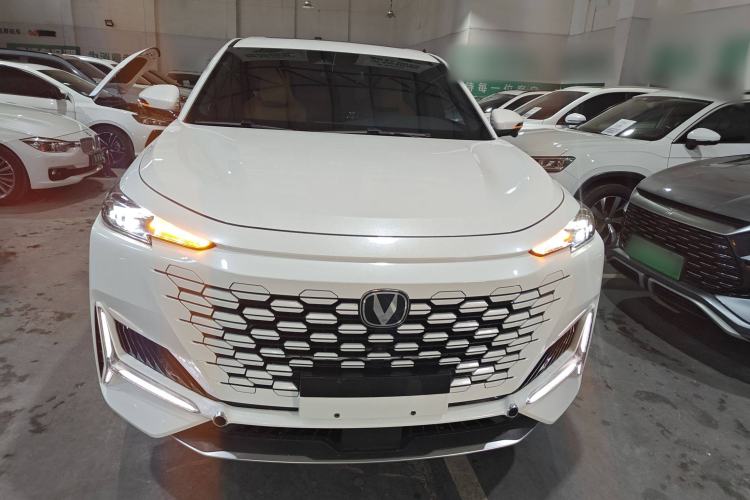 Used Changan UNI-K 2024 2.0T Two-Wheel Drive Global Edition
