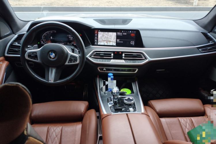 Used BMW X7 2022 xDrive40i Luxury M Sport Package Center Console