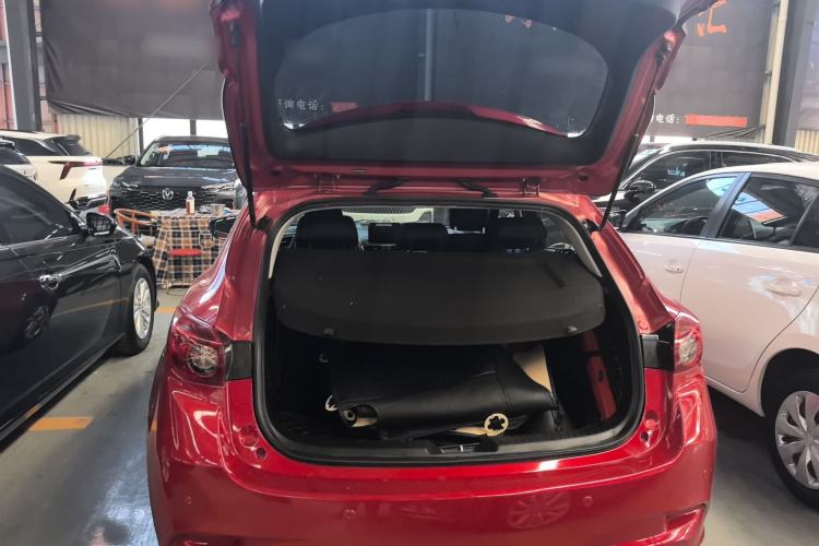 Used Mazda Mazda 3 Axela 2017 Hatchback 1.5L Automatic Comfort Model Emission Standard China V
