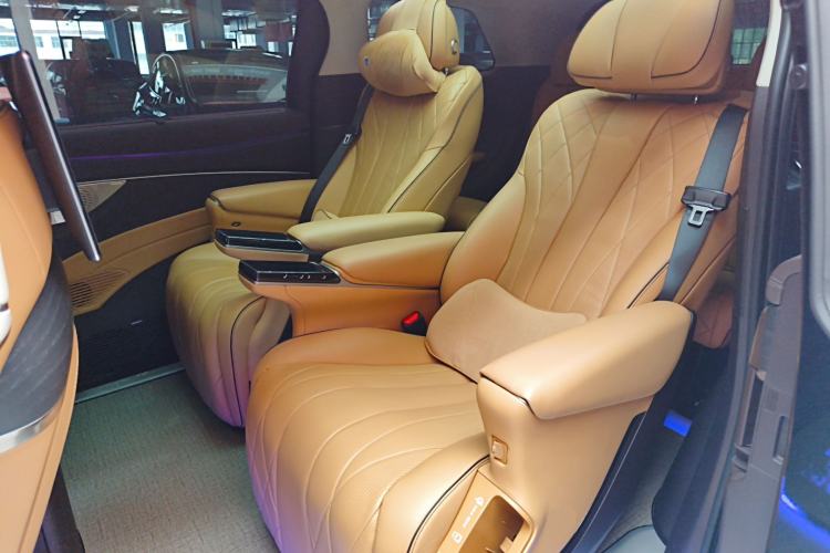 Used Denza D9 2024 DM-i 980 Four-Wheel Drive Prestige Model
