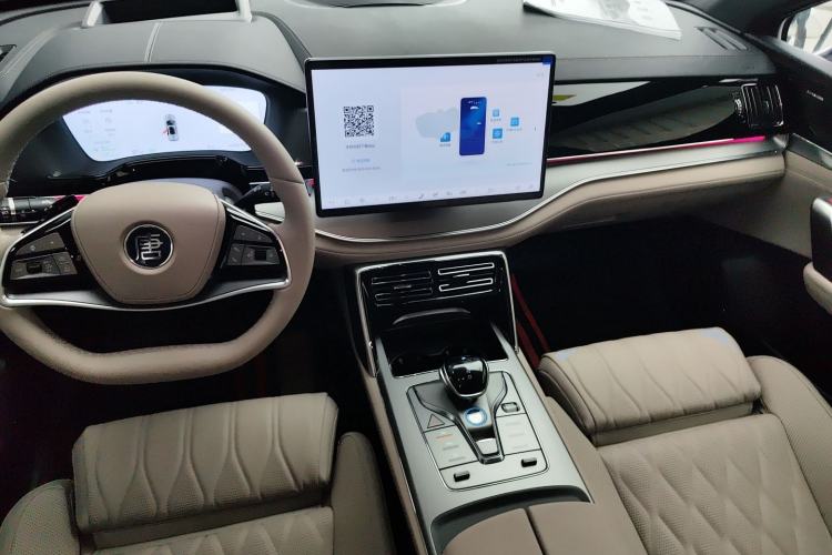 Used BYD Tang New Energy 2025 Intelligent Driving Version DM-i 115KM Flagship Edition Center Console