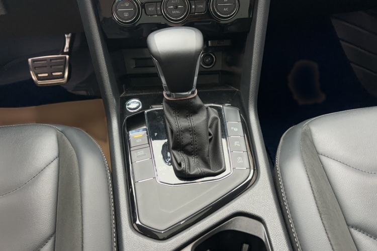 Used Volkswagen Tiguan L 2021 330TSI Automatic Two-Wheel Drive R-Line Enhanced Edition
