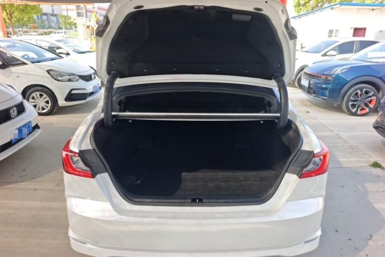 Used Toyota Camry 2024 Dual-Motor 2.0 HGVP Luxury Edition
