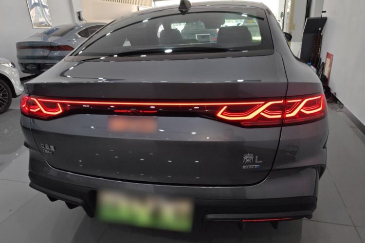 Used BYD Qin L 2025 DM-i Smart Drive 120KM Superior Model
