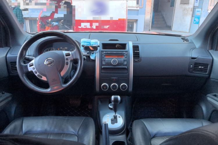 Used Nissan X-Trail 2012 2.5L CVT Luxury Edition 4WD Center Console