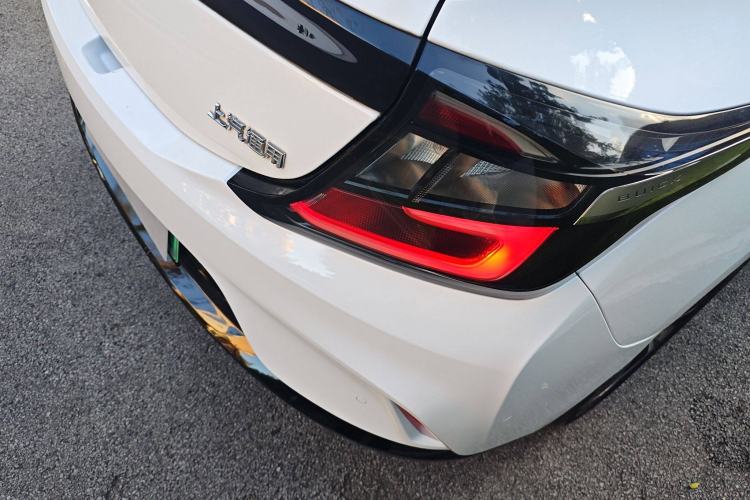 Used Buick VELITE 5 2017 Stylish Extended-Range Model
